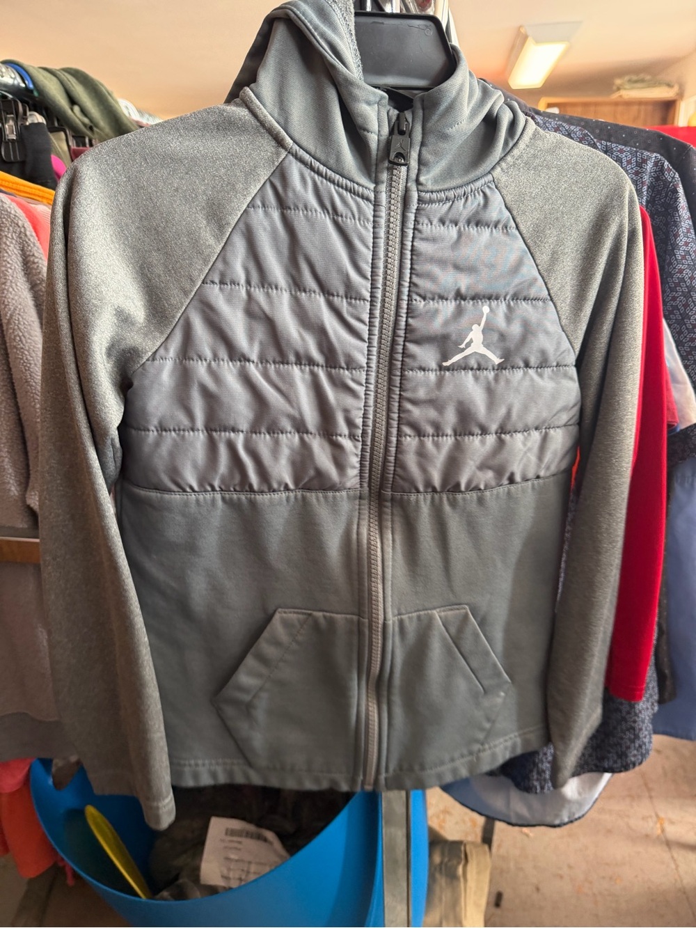 Jordan Boys Size S 8 Gray Full Zip Hooded Jacket Jumpman Quilted Front